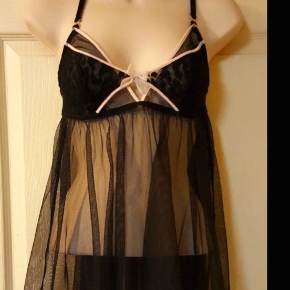 Victorias Secret La Fleur Sheer Mesh Lace Babydoll Black with Pink Trim Sz Med